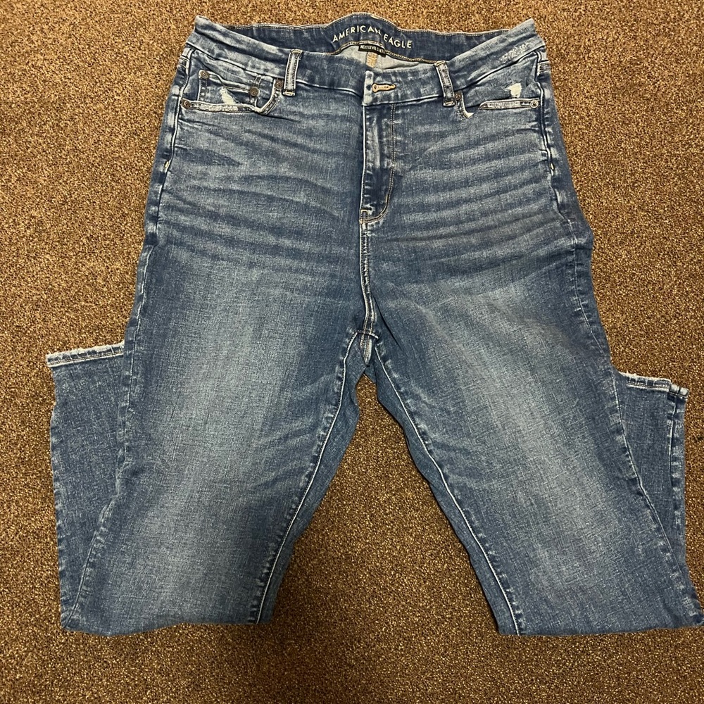 COPY - AMERICAN EAGLE Curvy Hi-Rise Jeans